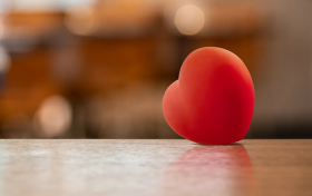 平安福相伴十载 心梗来袭获理赔30万+保费豁免显担当